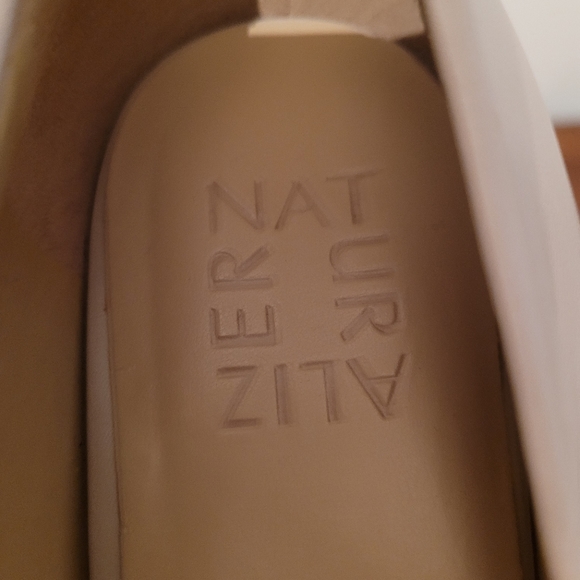 Naturalizer Beverly Pumps 8W - Picture 3 of 7